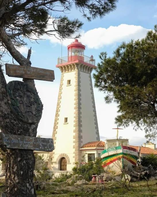 A 5Mn De La Reserve Africaine, Charmante Maison De Village Avec Patio Sigean Luaran gambar