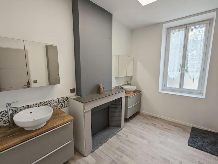 A 5Mn De La Reserve Africaine, Charmante Maison De Village Avec Patio Sigean Luaran gambar