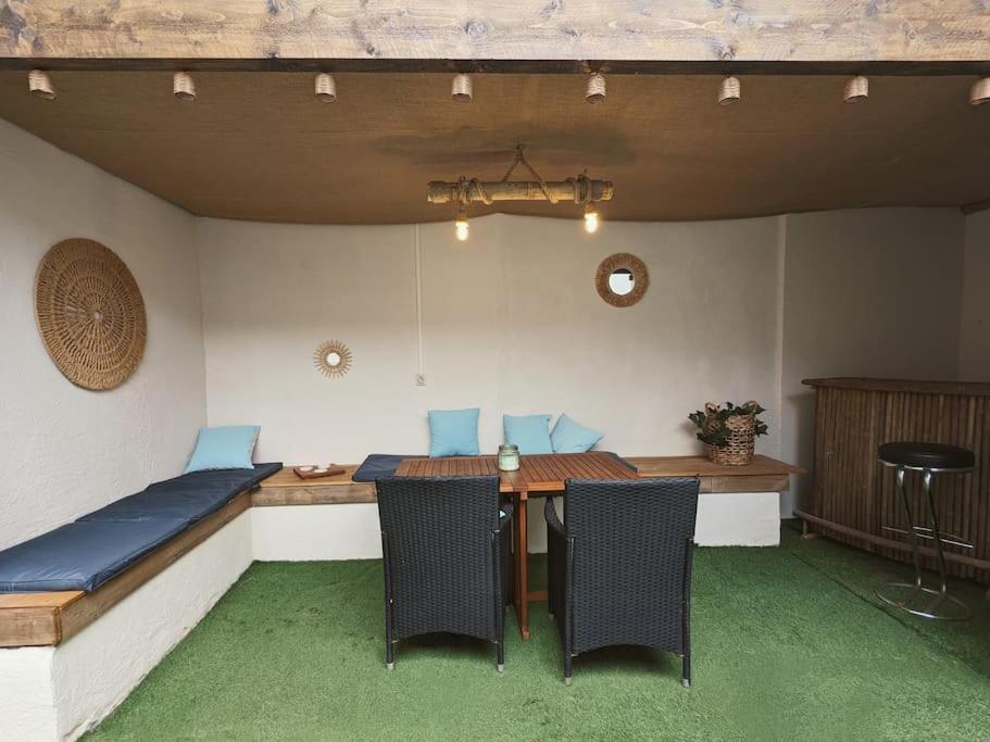 A 5Mn De La Reserve Africaine, Charmante Maison De Village Avec Patio Sigean Luaran gambar
