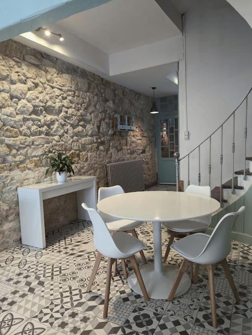 A 5Mn De La Reserve Africaine, Charmante Maison De Village Avec Patio Sigean Luaran gambar